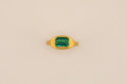 Emerald Ur Ring