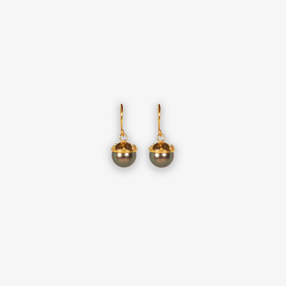 Granulated Johannes Earring in Tahitian Pearl