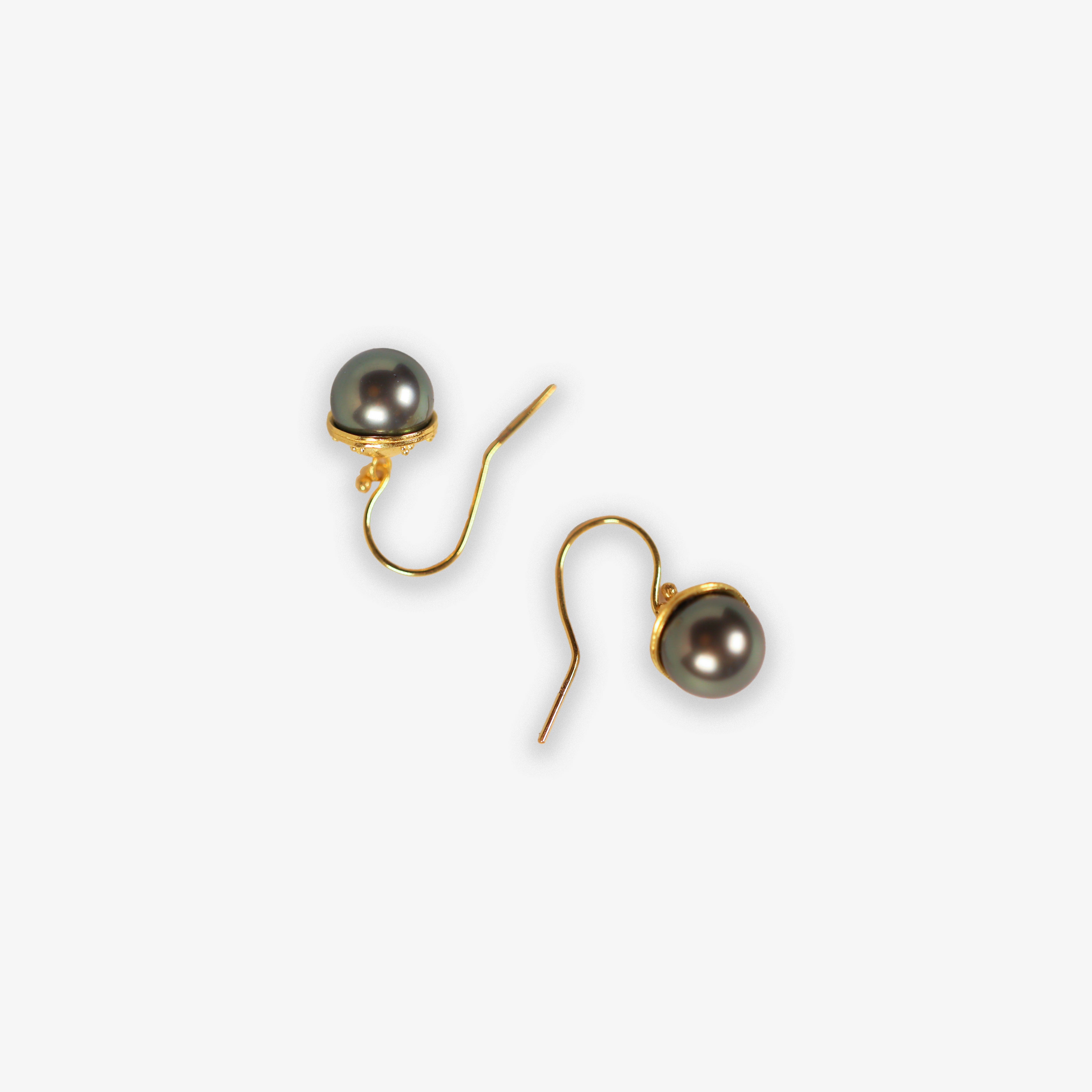 johannes-earring-granulated-tahitian