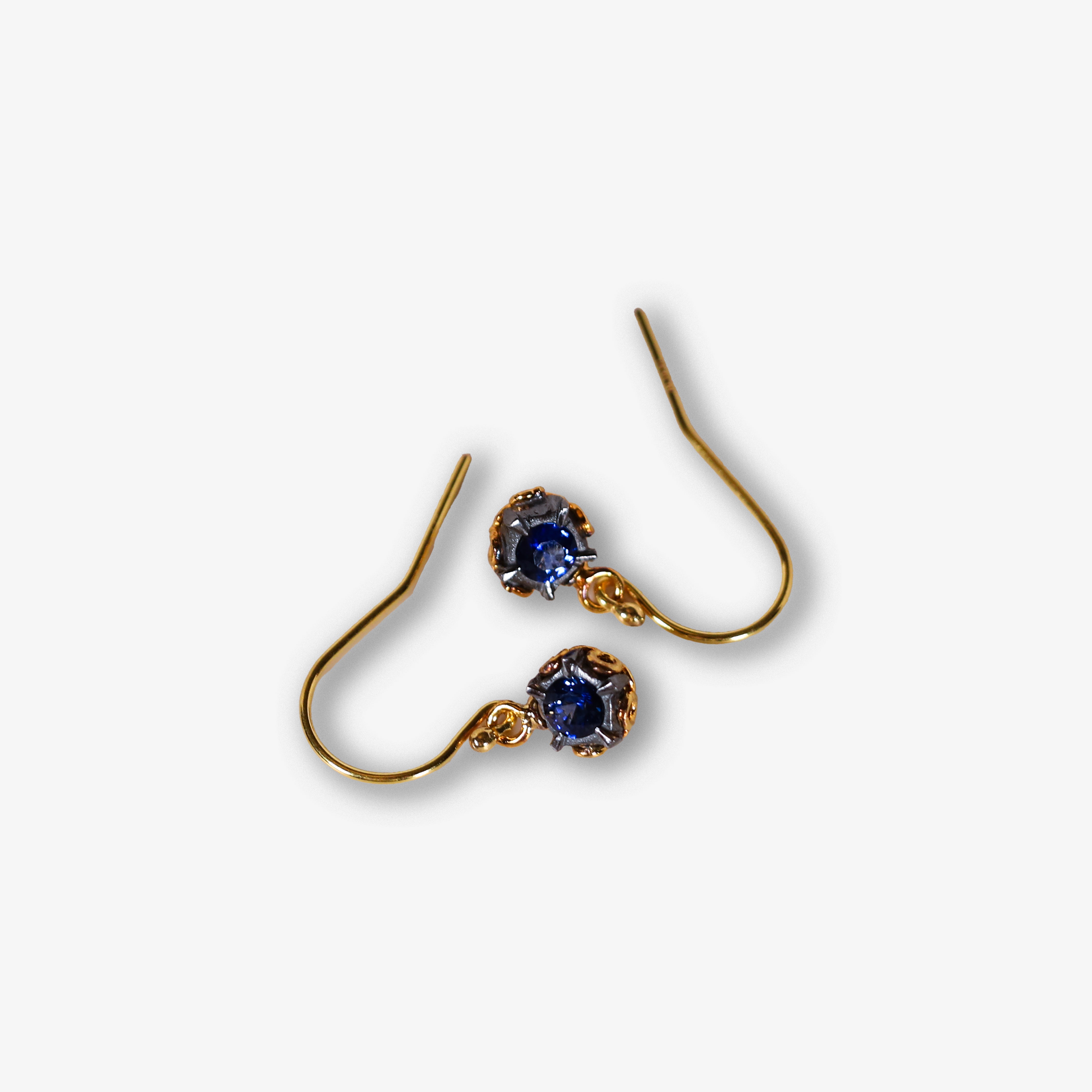cut-down-collet-lace-back-earrings-in-sapphire