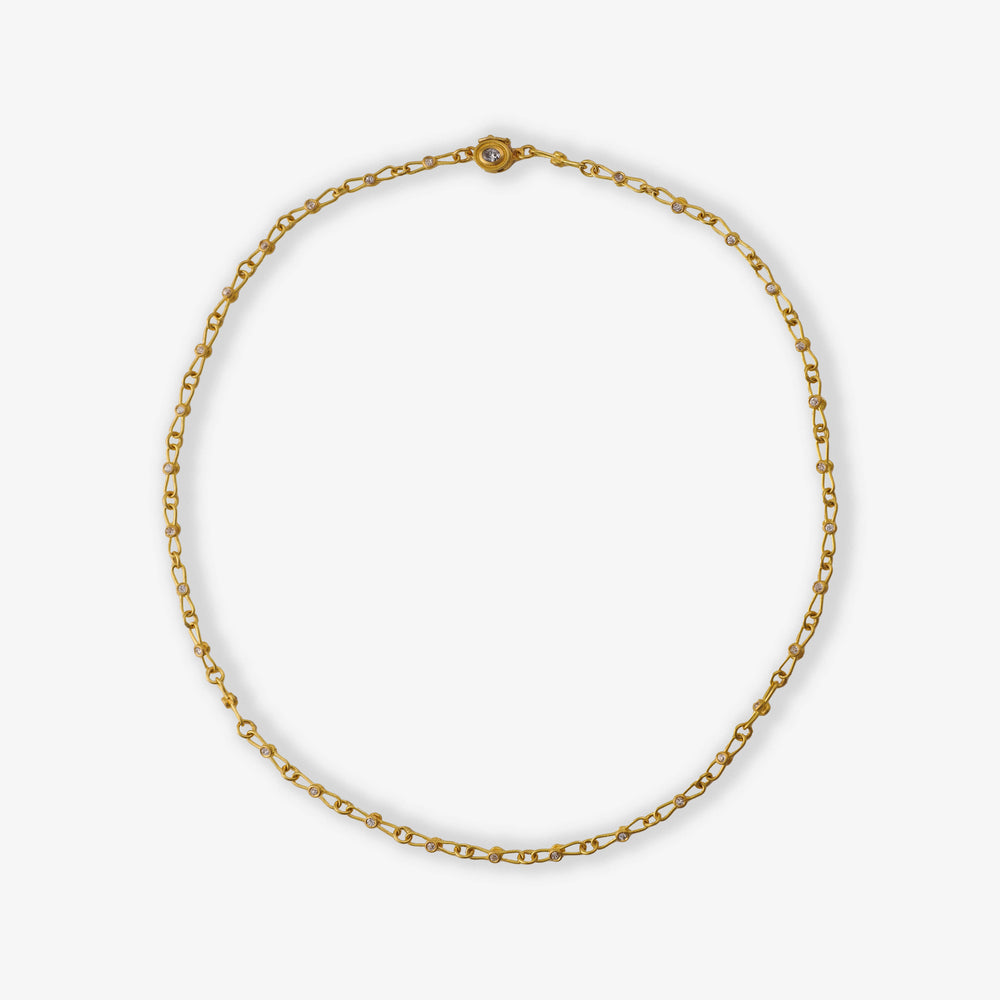 Bow Tie Chain with Double-Sided Diamonds