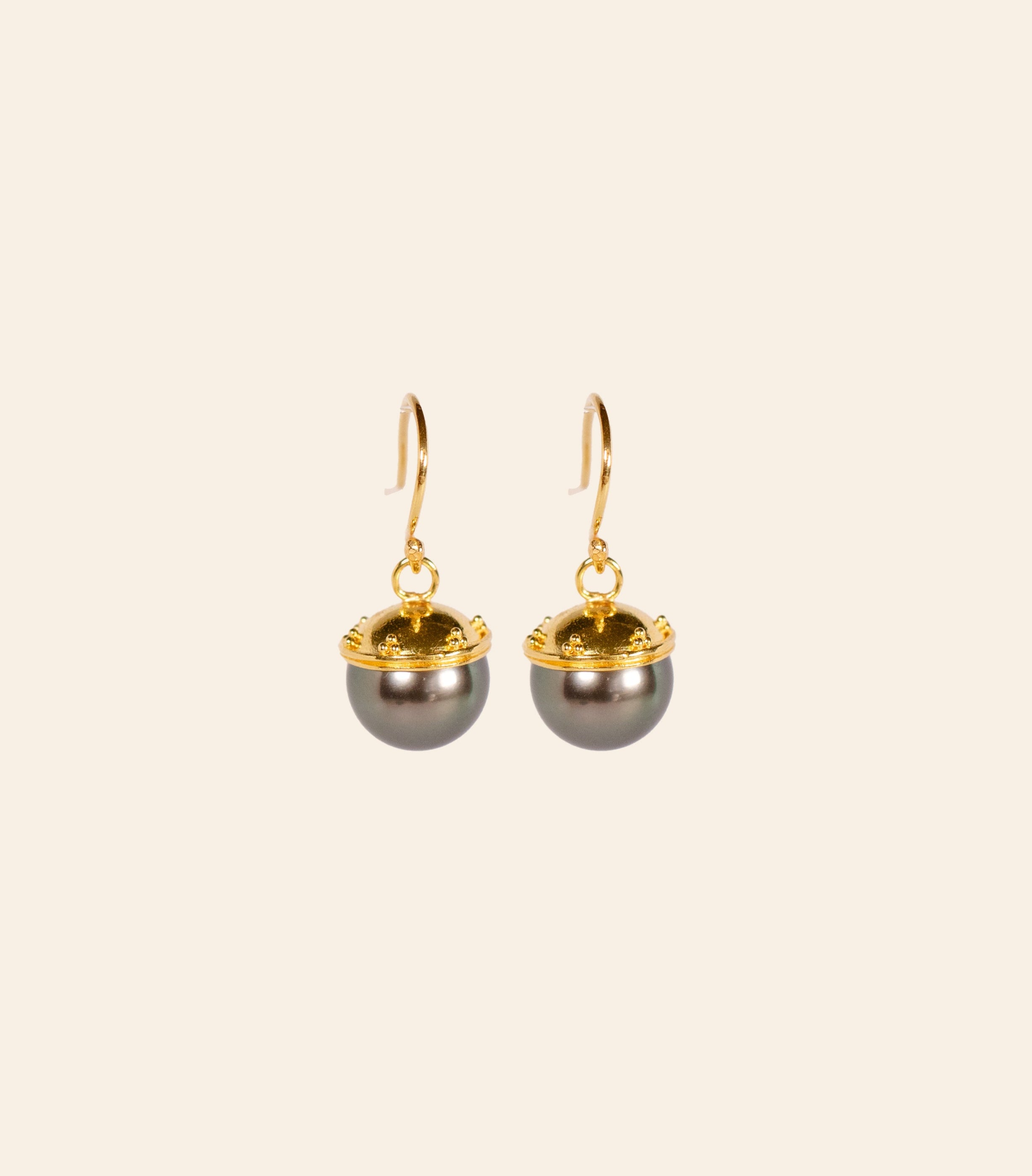johannes-earring-granulated-tahitian