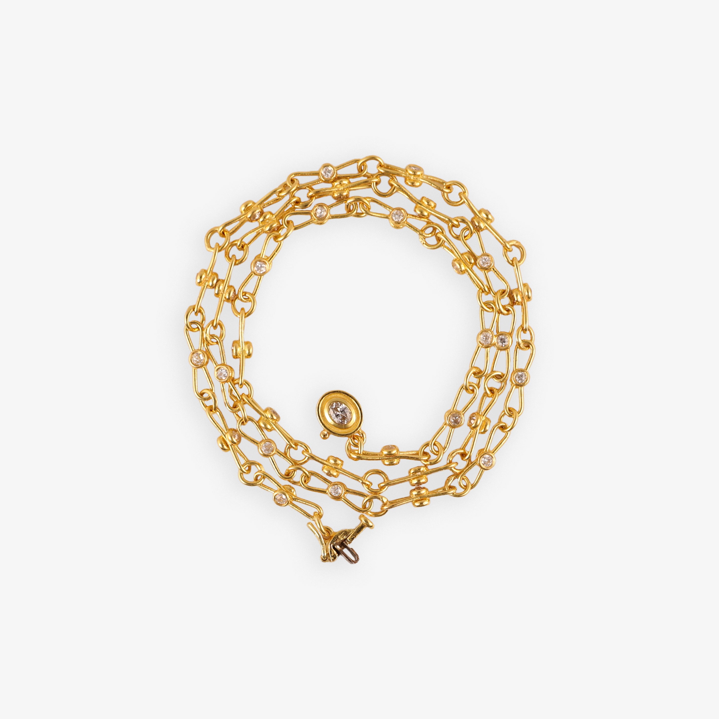 bow-tie-chain-with-double-sided-diamonds