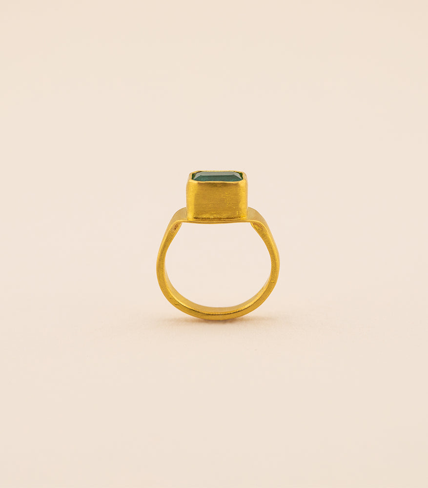 Emerald Ur Ring